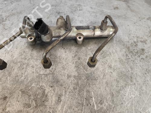 Used Injection rail AUDI A8 D3 (4E2, 4E8) 3.0 TDI quattro (233 hp) 27161308