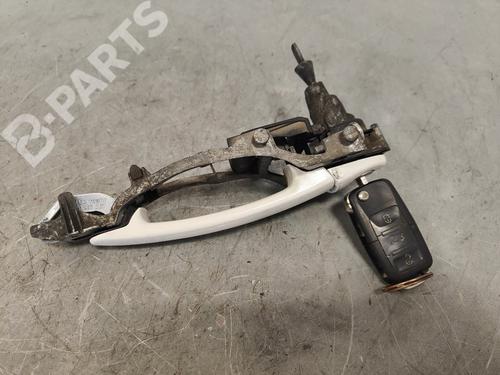 Used Front left exterior door handle VW GOLF V (1K1) [2003-2010]  11021195