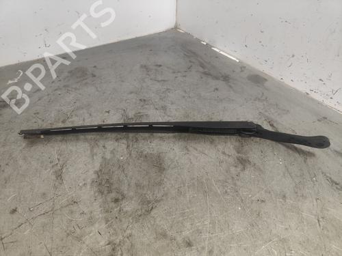 Used Front windshield wiper arm PEUGEOT 307 Break (3E) [2002-2009]  26680302
