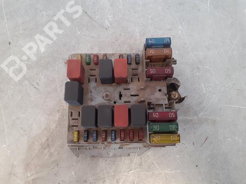 Fuse box FIAT STILO (192_) 1.9 JTD (192_XE1A) (115 hp) 9872467