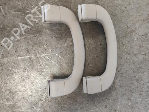 interior-roof-handle-fiat-500l-351_-352_-2012-33694745 main image