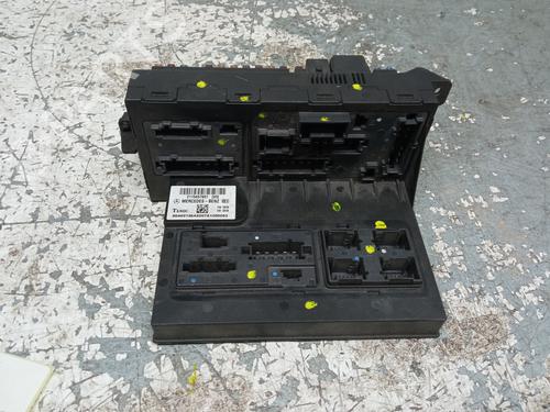 Used Fuse box Fuse box 37015592 37015592
