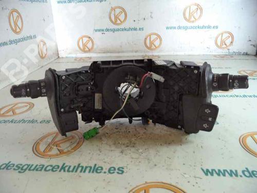 Used Steering wheel controls RENAULT SCÉNIC II (JM0/1_) 1.5 dCi (JM0F) (82 hp) 2476104