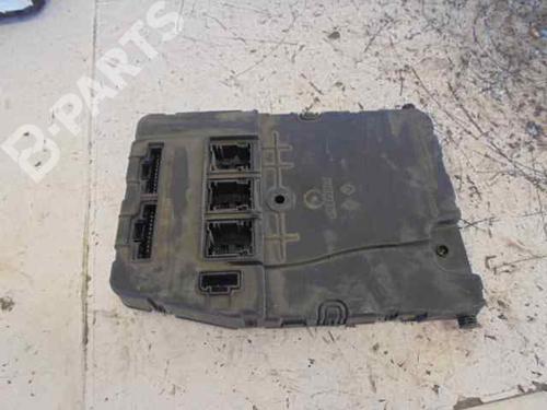 Sikringsdose RENAULT MEGANE II Saloon (LM0/1_) [2003-2025]  6121015
