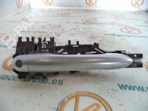 Used Front left exterior door handle RENAULT SCÉNIC II (JM0/1_) 1.5 dCi (JM0F) (82 hp) 2464621