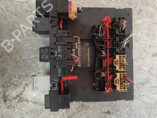 Used Fuse box Fuse box 38286779 38286779