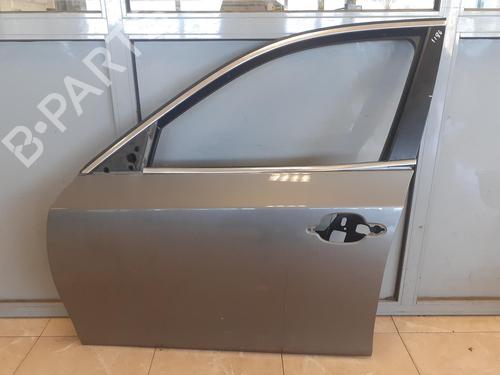 Used Left front door BMW 5 (E60) 525 d (177 hp) 8952169