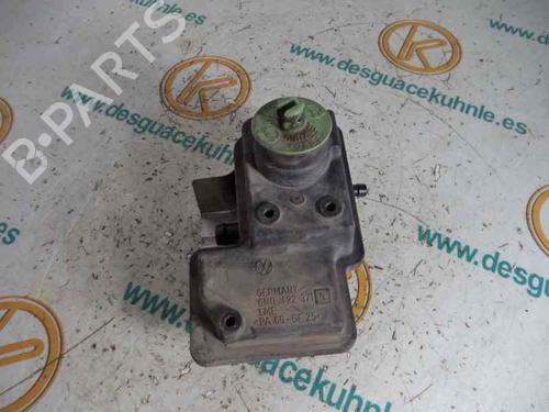Réservoir de direction assistée VW POLO III (6N1) 60 1.4 (60 hp) 14193330
