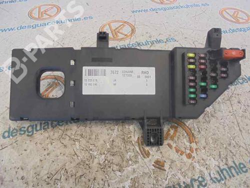 Fuse box OPEL VECTRA C (Z02) 1.9 CDTI (F69) | BP2494892E1 