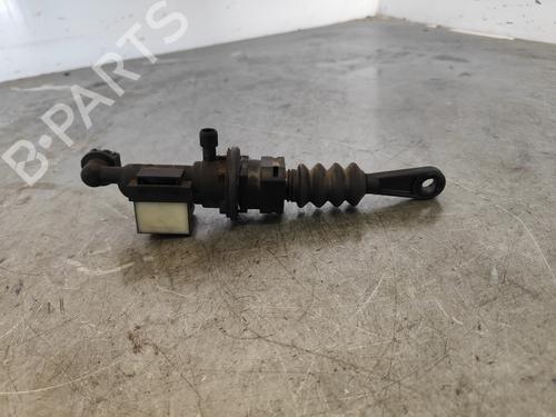 Used Clutch slave cylinder Clutch slave cylinder KIA OPTIMA (JF) [2015-2026] 33215973 33215973
