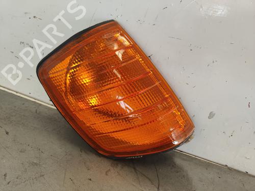 Used Right front indicator MERCEDES-BENZ 124 Saloon (W124) [1984-1993]  14851375