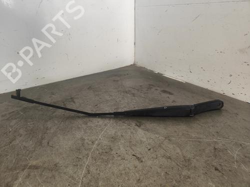 Used Front windshield wiper arm Front windshield wiper arm 38234165 38234165