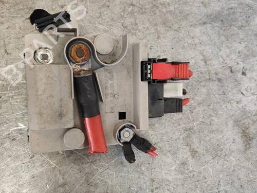Used Fuse box Fuse box 39533069 39533069