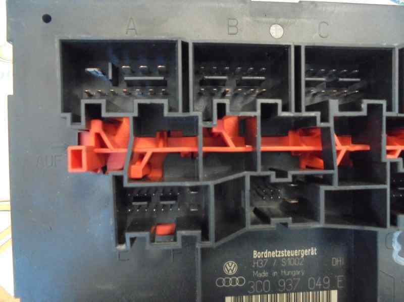 Boîte à Fusibles VW GOLF V (1K1) 1.9 TDI 3C0937049E | B-Parts