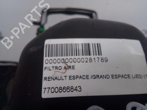 Used Air filter box RENAULT ESPACE III (JE0_) 2.2 D (114 hp) 13981742