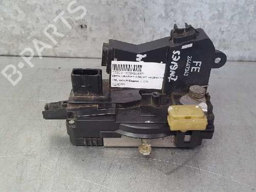 Used Front right lock OPEL SIGNUM Hatchback (Z03) 2.2 DTI (F48) (125 hp) 12800928