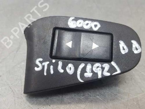 Used Right front window switch Right front window switch FIAT STILO (192_) 1.9 JTD (192_XE1A) (115 hp) 12727979 12727979