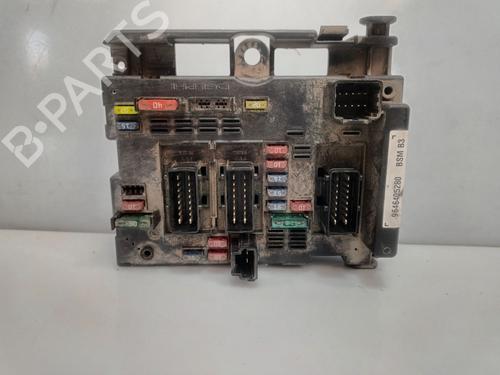 Used Fuse box Fuse box PEUGEOT 307 (3A/C) 2.0 HDi 90 (90 hp) 33398354 33398354