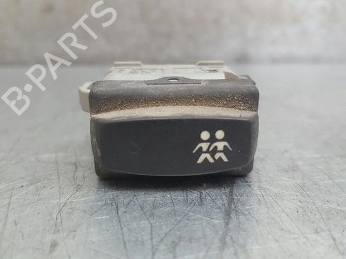 Used Switch Switch RENAULT SCÉNIC II (JM0/1_) 1.5 dCi (JM1E, JM16) (106 hp) 12749522 12749522