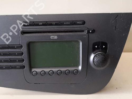 Used Radio SEAT LEON (1P1) 1.9 TDI (105 hp) 12743055
