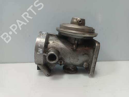 EGR-Ventil EGR-Ventil MERCEDES-BENZ E-CLASS (W210) E 300 Turbo-D (210.025) (177 hp) 33885007 33885007