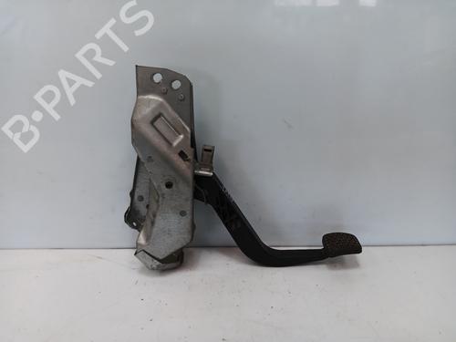 Used Clutch pedal OPEL ZAFIRA A MPV (T98) 2.0 DTI 16V (F75) (101 hp) 25975936