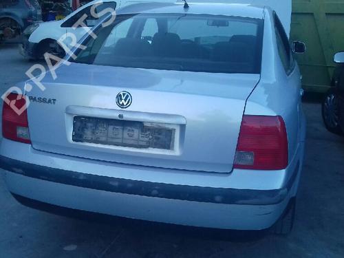 Achsschenkel links vorne VW PASSAT B5 (3B2) 1.6 | BP12751366M25