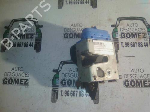 Serrure avant droite AUDI A4 B5 Avant (8D5) 1.9 TDI (110 hp) 12796588