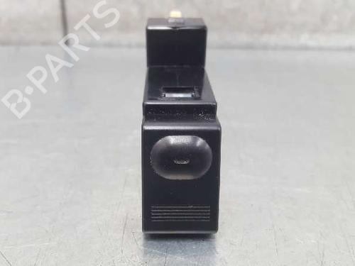 Used Switch Switch MITSUBISHI SPACE RUNNER MPV (N1_W, N2_W) 1.8 4WD (N21W) (122 hp) 12740336 12740336