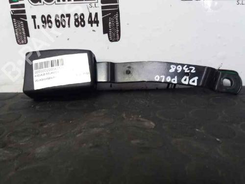 Used Seat buckle VW POLO IV (9N_, 9A_) 1.4 16V (75 hp) 13986900