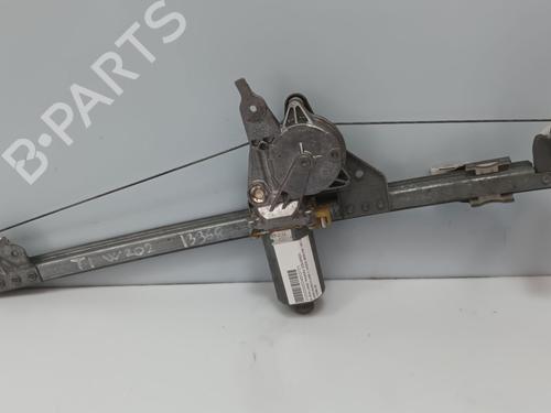 Elevador vidro trás esquerdo Elevador vidro trás esquerdo MERCEDES-BENZ C-CLASS (W202) C 180 (202.018) (122 hp) 33817589 33817589