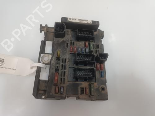 Used Fuse box Fuse box CITROËN XSARA (N1) 2.0 HDi 109 (109 hp) 33826113 33826113
