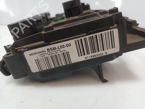 Fuse box PEUGEOT 407 (6D_)  | BP21272274E1