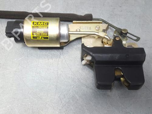 Used Tailgate lock KIA MAGENTIS I (GD, MS) 2.0 (136 hp) 12744344