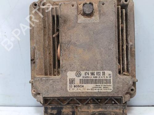 Used Engine control unit (ECU) Engine control unit (ECU) VW CRAFTER 30-50 Van (2E_) [2006-2016] 40197637 40197637