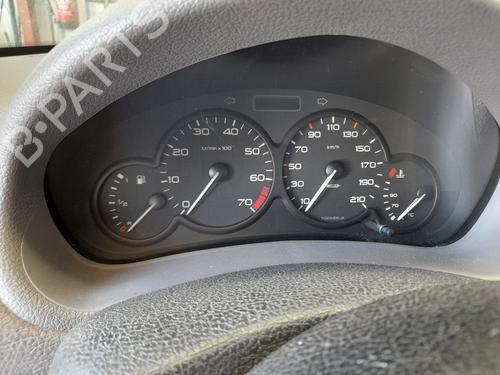 Achsschenkel links vorne PEUGEOT 206 Hatchback (2A/C) 1.1 i | BP12776993M25