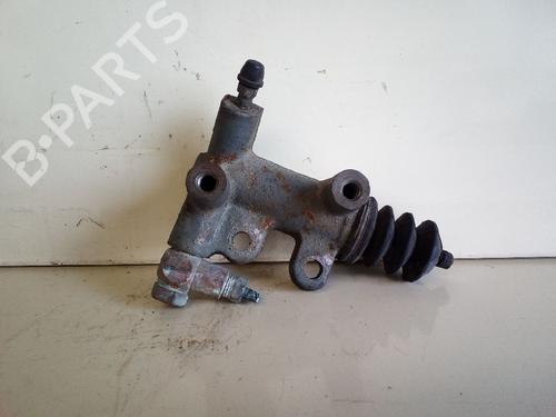 Clutch slave cylinder TOYOTA YARIS (_P1_) 1.0 (SCP10_, SCP10R) | BP13974566M113 