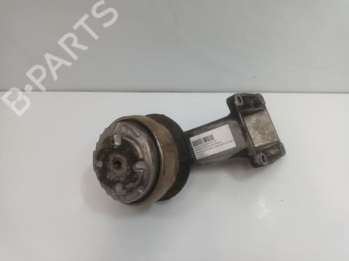 Used Engine mount Engine mount MERCEDES-BENZ C-CLASS (W202) C 250 D (202.125) (113 hp) 33851880 33851880