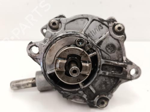 Used Vacuum pump MERCEDES-BENZ SPRINTER 4-t Van (B904) [1995-2012]  13510825
