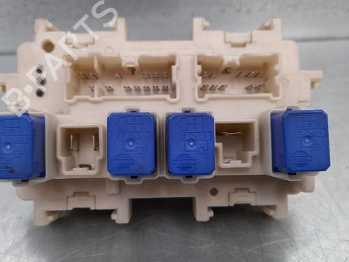 Used Fuse box RENAULT KOLEOS I (HY_) 2.0 dCi (HY0K) (150 hp) 12770337