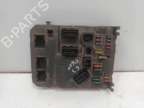 Used Fuse box Fuse box 38335883 38335883