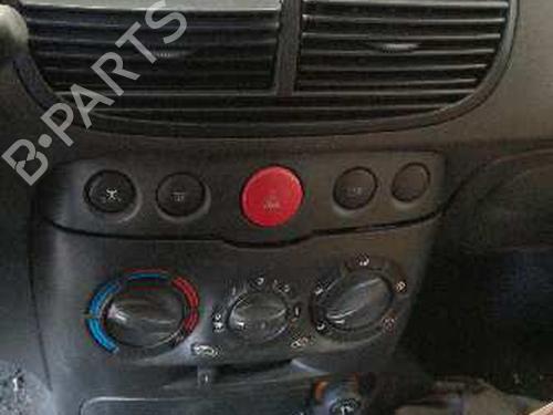 Lampa tylna klapy bagażnika lewa FIAT PUNTO (188_) 1.3 JTD 16V | BP12819757C79 