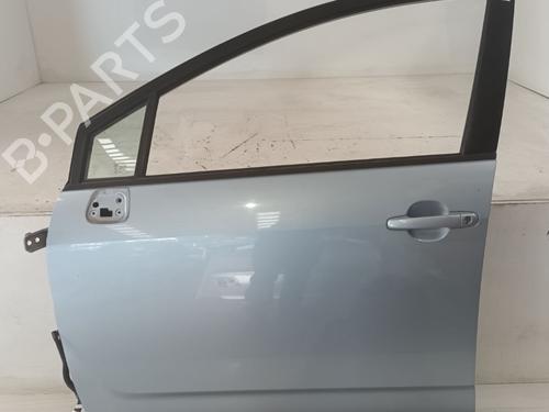 Dør venstre fortil TOYOTA COROLLA Verso (ZER_, ZZE12_, R1_) 2.2 D-4D (AUR10_, AUR10R) (136 hp) 31757830