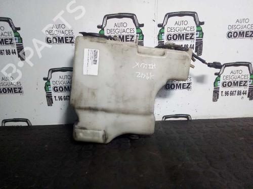 Used Windscreen washer tank TOYOTA HILUX III SUV (_N1_, _N2_) [1995-2005]  12858985