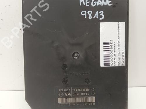 Used Fuse box RENAULT MEGANE III Hatchback (BZ0/1_, B3_) 1.5 dCi (106 hp) 12792156