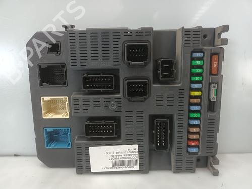 Used Fuse box Fuse box 31131695 31131695
