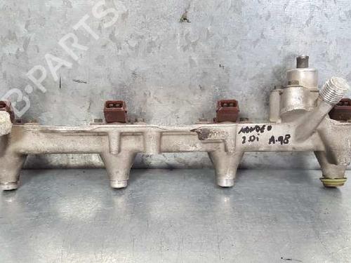 Used Injection rail FORD MONDEO I (GBP) 2.0 i 16V (136 hp) 12790760