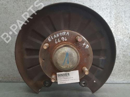 Used Right rear steering knuckle HYUNDAI ELANTRA III Saloon (XD) 2.0 CRDi (113 hp) 12739895
