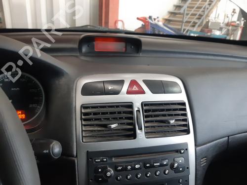 Headlight switch PEUGEOT 307 Break (3E) 2.0 HDI 110 | BP32139359I24 