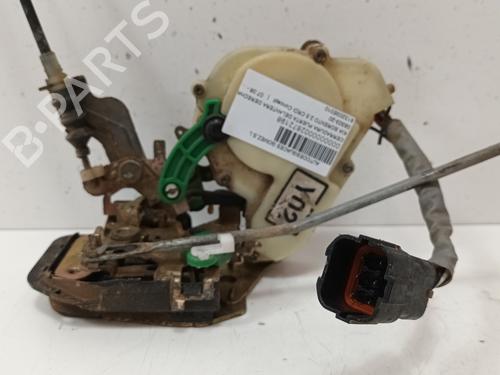Used Front right lock KIA SORENTO I (JC) 2.5 CRDi 4WD (140 hp) 16576377